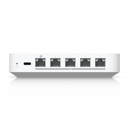 Ubiquiti UCG-Max Cloud Gateway Max bagtil med USB-C port og fire nummererede Ethernet-porte.