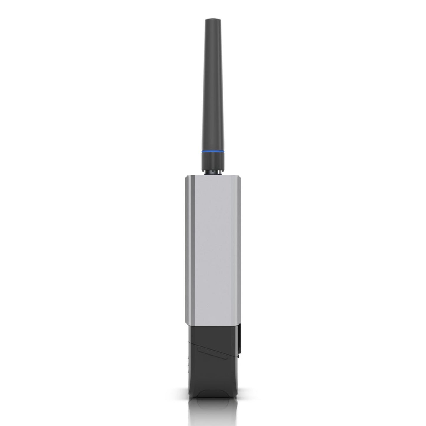 Ubiquiti UMR-INDUSTRIAL-EU 4G-router i sølv med sort antenne og base, industrielt design og VPN-understøttelse.