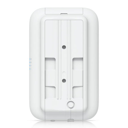 Ubiquiti UniFi Swiss Army Knife Ultra access point, hvid, rektangulær med afrundede kanter, lodret slot og monteringshuller.