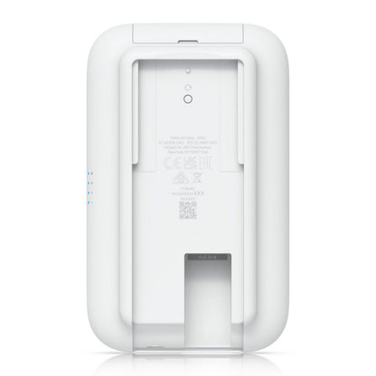 Ubiquiti UniFi Swiss Army Knife Ultra adgangspunkt, hvid med rektangulær åbning, blå LED, certifikater, PoE-understøttelse.