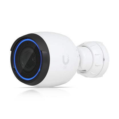 Ubiquiti UVC-G5-PRO PoE udendørs kamera 4K sort front blå ring om linsen monteringsbeslag bagpå.