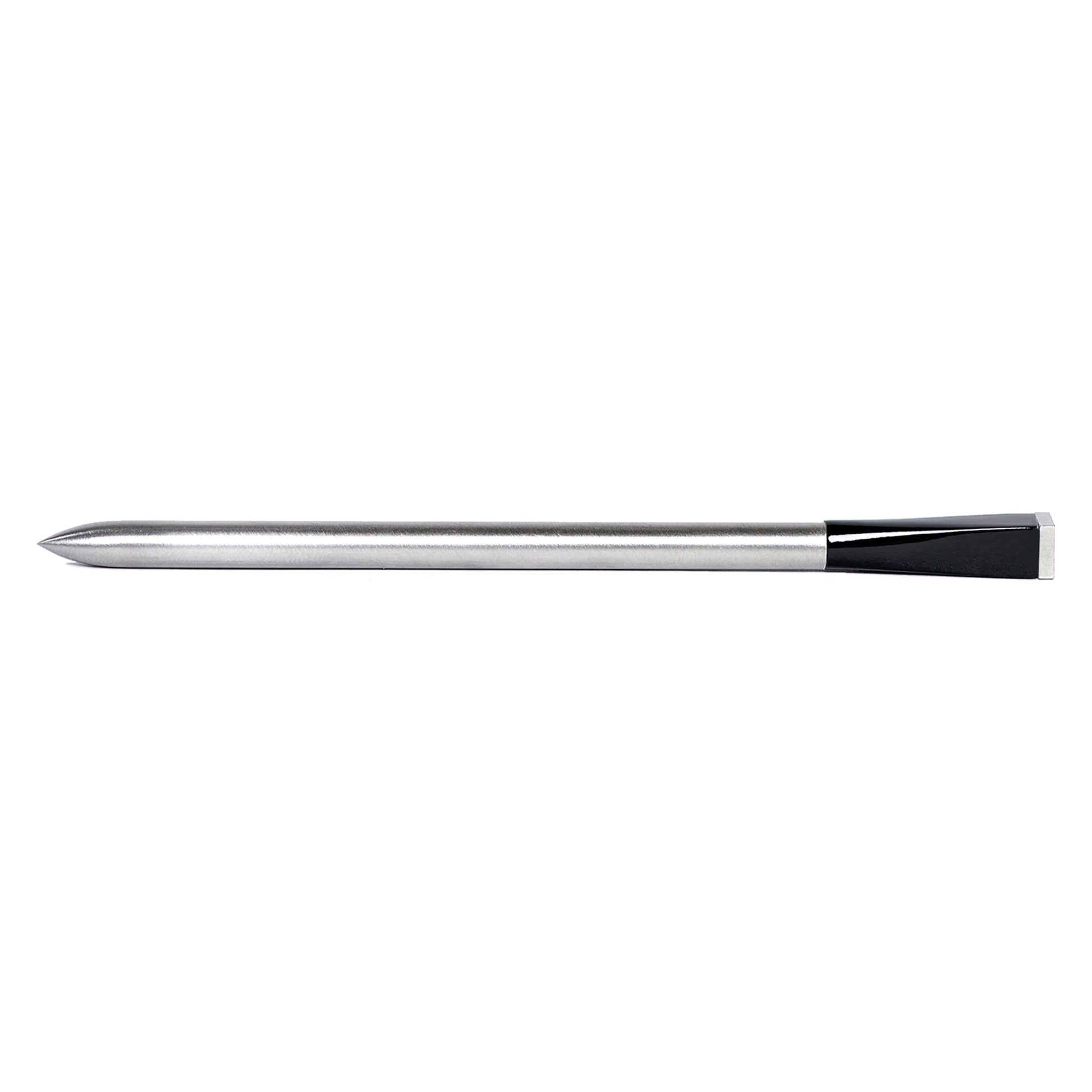 Meater+ metalmejsel med spids ende og fladt sort håndtag, designet i samme stil som Meater+ trådløs grilltermometer.