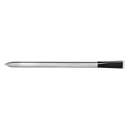 Meater+ metalmejsel med spids ende og fladt sort håndtag, designet i samme stil som Meater+ trådløs grilltermometer.