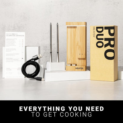 Meater Pro Duo trådløs stegetermometer wifi med 2 prober, ladeblok, USB-kabel, kalibreringscertifikat og æske.