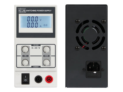 Velleman laboratorieaggregat 0-30 V DC 10 A, front med digitalt display, knapper og terminaler, bagpå ventilator og strømstik.