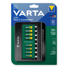 Varta LCD Multi Oplader+, sort oplader med otte grønne VARTA AA-batterier, USB-C stik, blå og gul branding på æsken.
