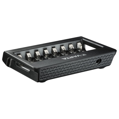 Varta LCD Multi Oplader+ Batterioplader sort, rektangulær, 8x AA/AAA slots, USB-port i enden, tekstureret overflade.