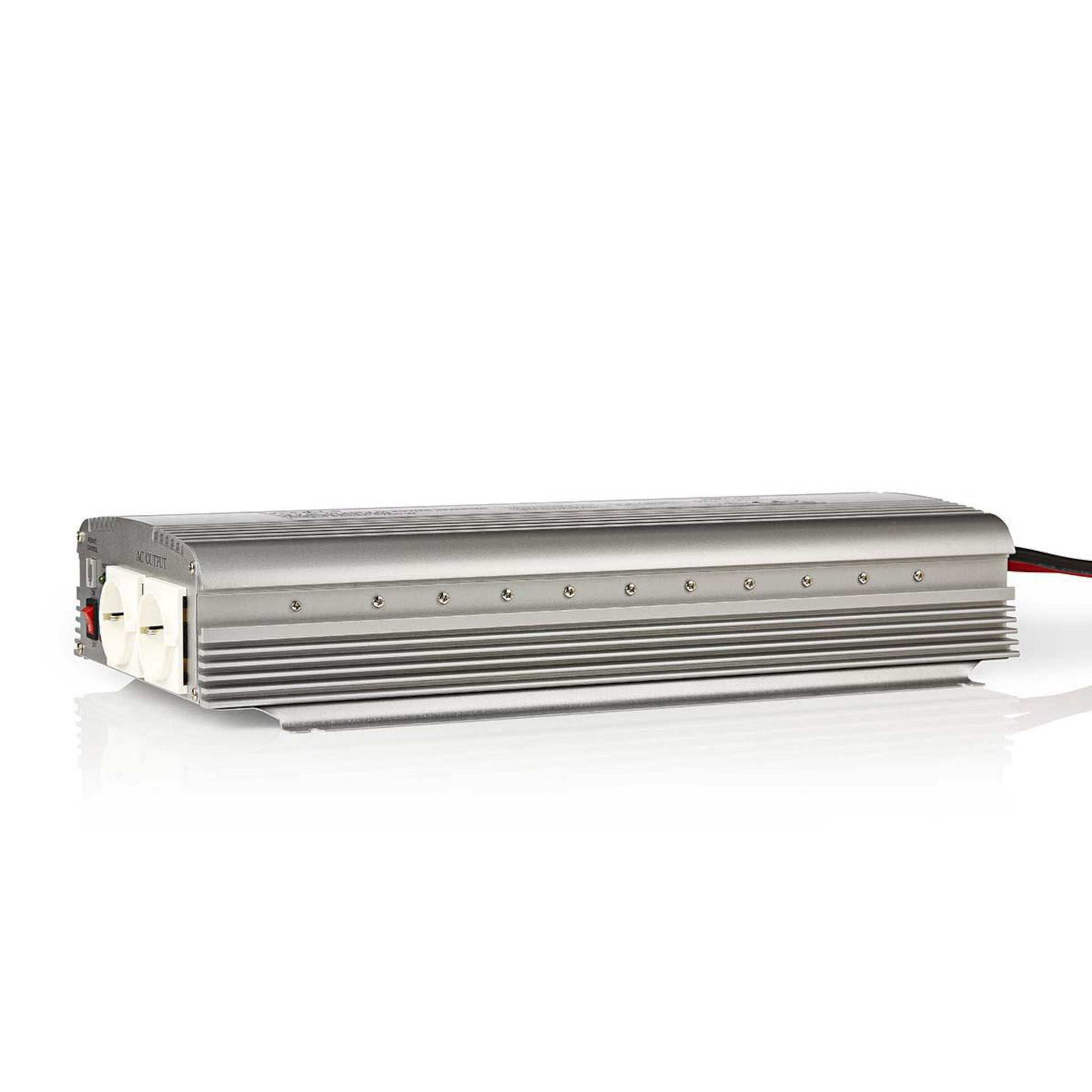 Omskifter inverter 1700 W, sølvfarvet, rektangulær, ribbede sider, 12 V til 230 V, til hvide stikudtag, sorte/røde ledninger.