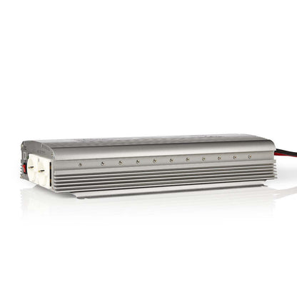 Omskifter inverter 1700 W, sølvfarvet, rektangulær, ribbede sider, 12 V til 230 V, til hvide stikudtag, sorte/røde ledninger.