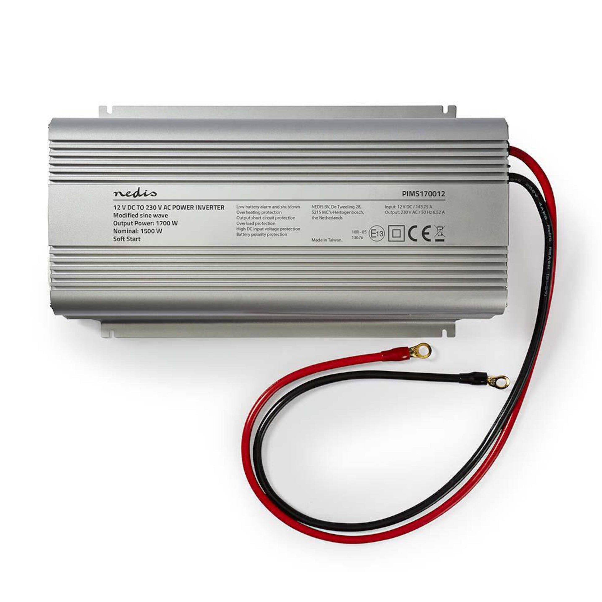 Nedis omskifter sølv, modificeret sinus 1700 W, køleribber, røde/sorte ringkabler, tekstspecifikationer øverst.