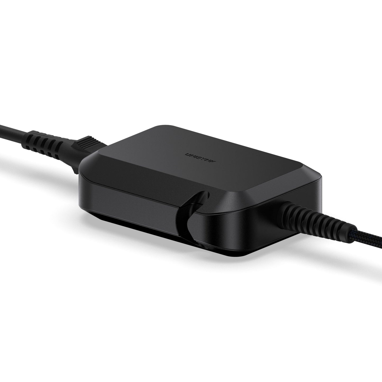 Unisynk sort rektangulær GaN-oplader USB-C 65W til hurtig opladning med to kabler tilsluttet på modsatte sider.