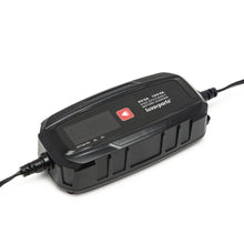 Bilbatterilader 4A sort med digitalt display, knapper og kabler i begge ender til automatisk opladning af 12V batterier.