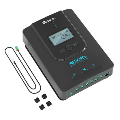 Renogy Rover 20A MPPT solcelleladeregulator sort med digitalt display, knapper, flere input/output-porte, stikledninger, monteringsudstyr.