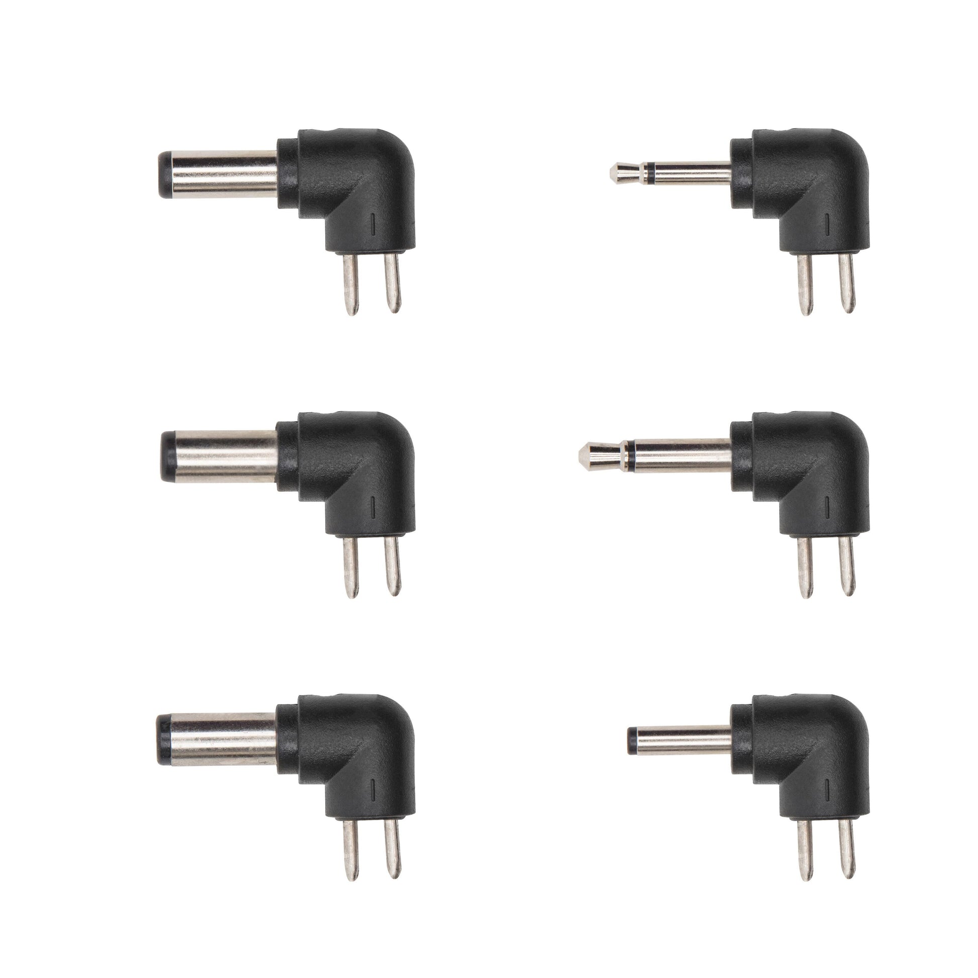 6 vinklede adaptere, 3 med 12V DC-stik til Skiftet strømadapter 60W, 3 med 3,5mm jack, to kolonner á tre stk.