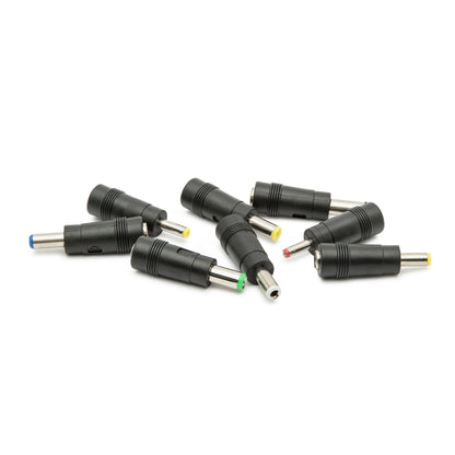 Luxorparts Universal adapterkit 8 sorte stik 5,5x2,1 mm med farvede ringe i blå, grøn, gul og rød, metalfatning.