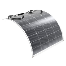 Nordmax fleksibelt solpanel 120 W med monokrystallinske solceller og kabler til montering på buede overflader.