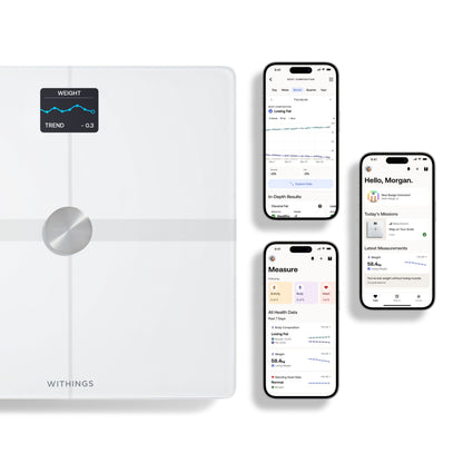 Withings Body Smart vægt wifi hvid med to smartphones viser sundhedsovervågning og kropssammensætning trendlinje.
