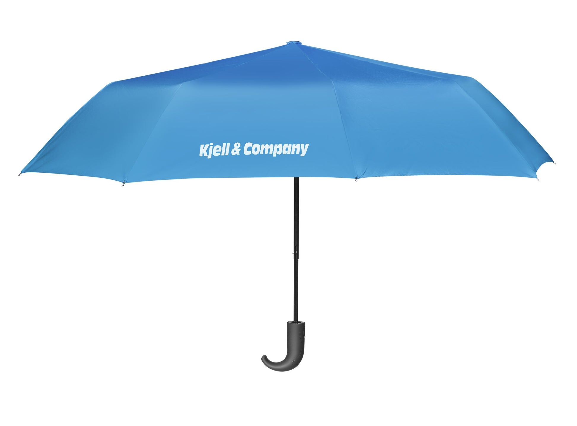 Stormsikker blå paraply fra Kjell, sort buet håndtag, hvidt "Kjell  Company"-logo på panelet.