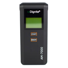 Dignita AM 7000 sort alkometer med digitalt display, START- og MEMORY-knap samt modelnavn lodret på nederste højre side.