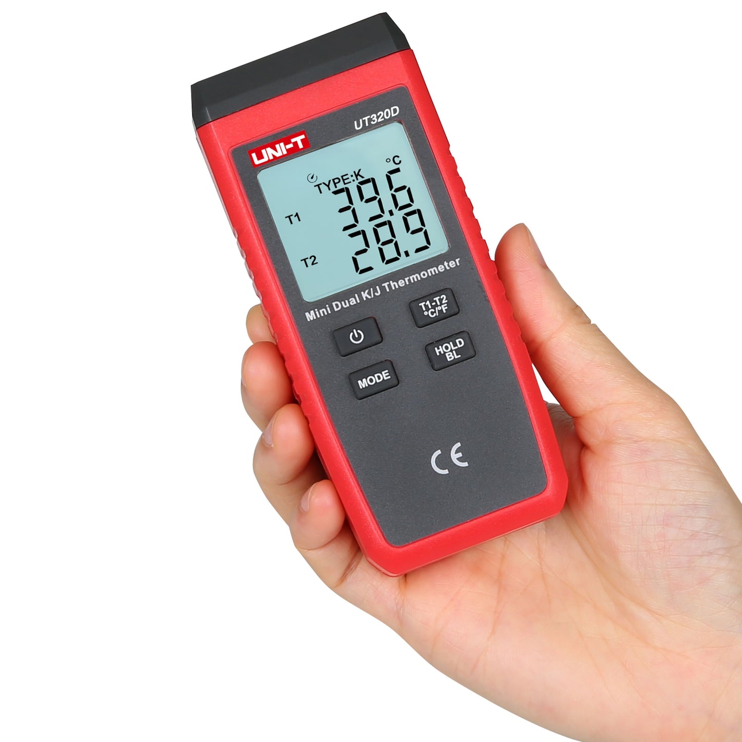 Uni-T UT320D rød-sort kontakttermometer med K/J-sonde, digitalt display viser 39,6°C og 28,9°C, holdes i hånden.