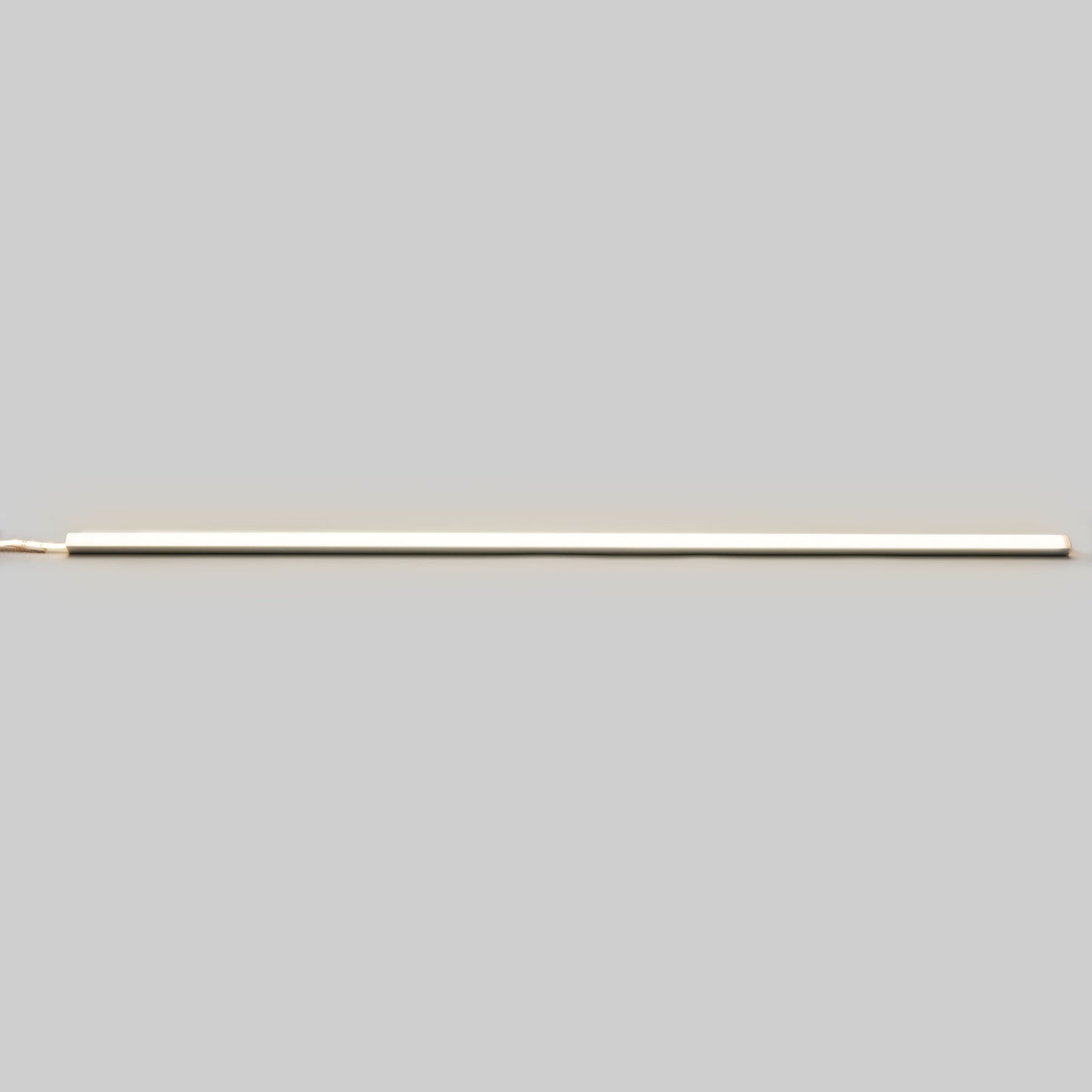 LED-stribe med strømledning i venstre side, kompatibel med Aluminiumprofil hjørnemontering til LED-strips.