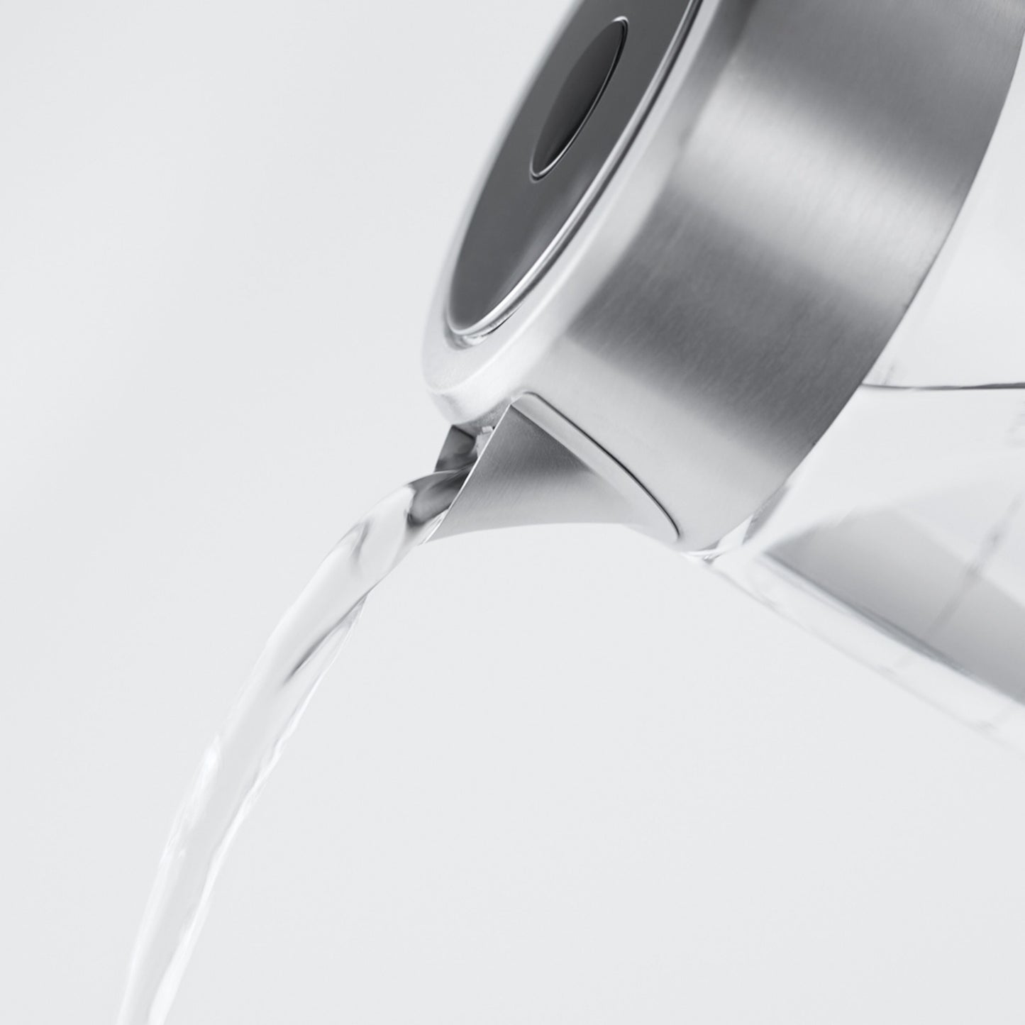 Russell Hobbs Kedel Compact Home elkedel i rustfrit stål og glas hælder varmt vand energibesparende design.