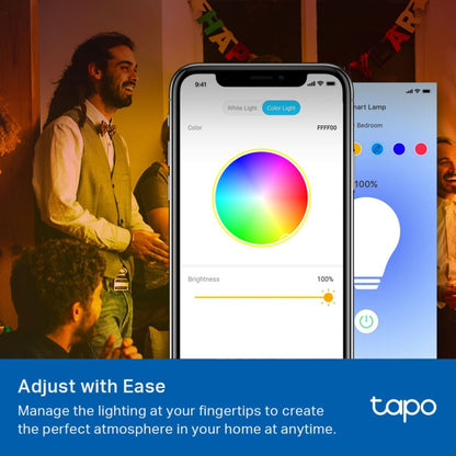 Tapo Smart RGB LED-pære E27 app vises på smartphone med tekst: Juster med lethed - styr belysningen i dit intelligente hjem.