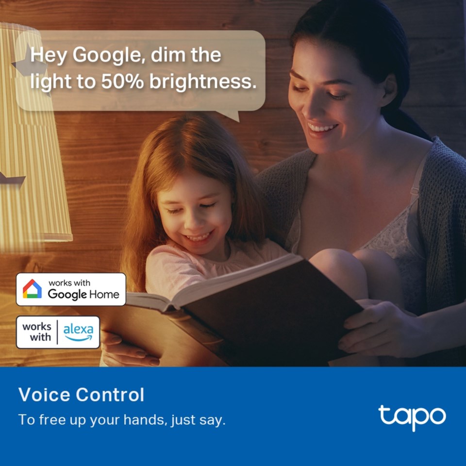 Tp-Link Tapo Smart RGB LED-pære E27 vises med Google Home- og Alexa-logoer, stemmestyring aktiveret via "Hey Google.