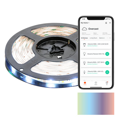 Cleverio Smart LED-strips med wifi 5 meter rulle ved siden af smartphone med Cleverio app og regnbuefarvet palette.