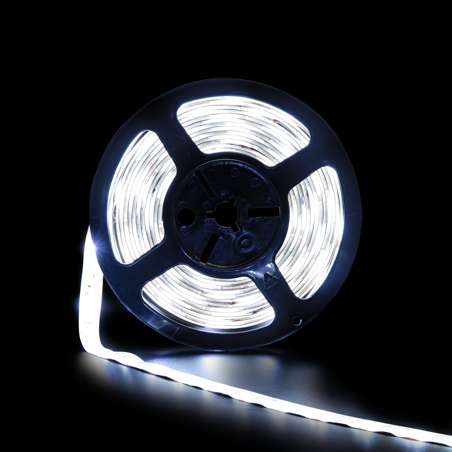 Cleverio Smart LED-strips med wifi 5 m lyser jævnt og klart velegnet til smart home-installation.