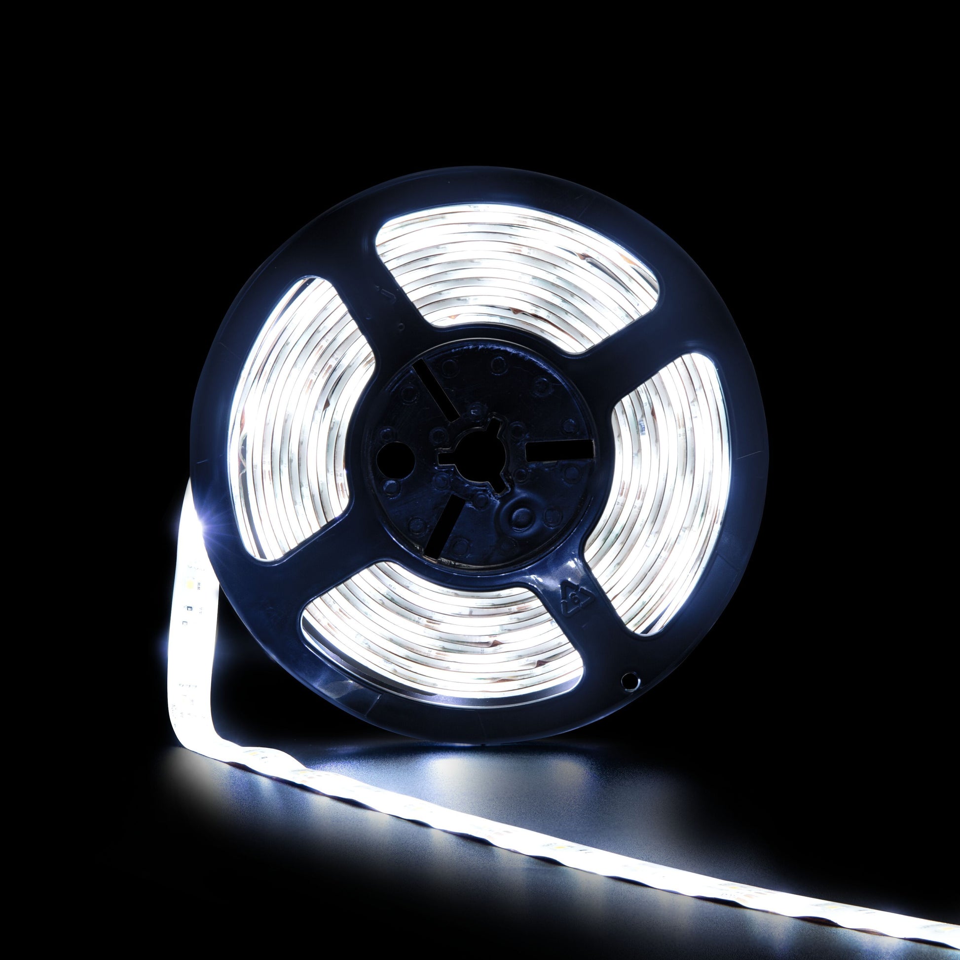 Cleverio Smart LED-strips med wifi 5 m lyser jævnt og klart velegnet til smart home-installation.
