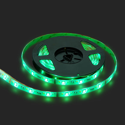 Cleverio Smart LED-strip med wifi 5 m, lyser grønt, delvist rullet ud mod mørk baggrund.