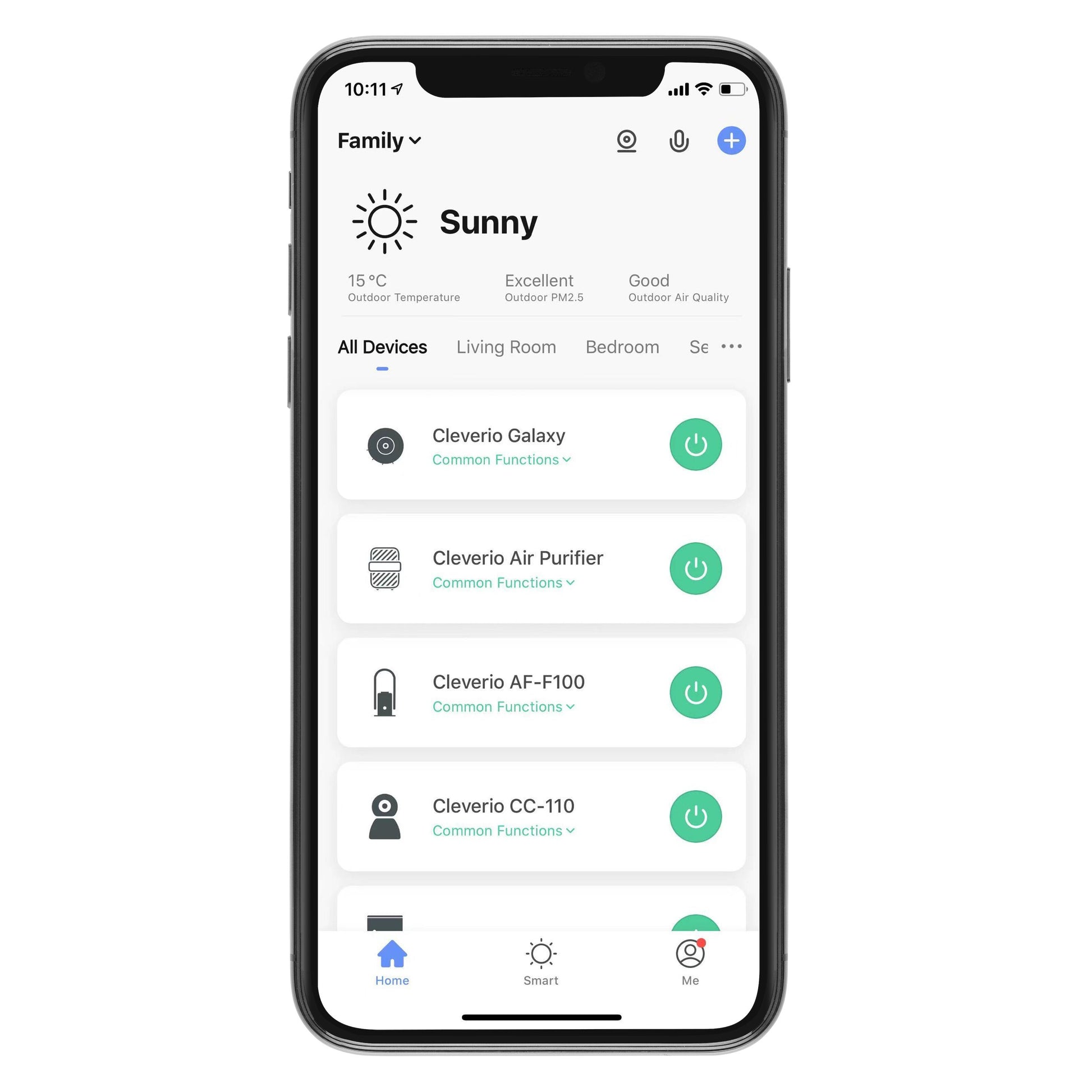 Smartphone med smart home-app, visning af Cleverio Galaxy, AF-100 luftrenser, CC-110 og Smart Galaxy natlampe status.