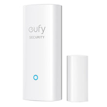 Eufy dør- og vinduessensor i hvid med afrundede hjørner, Eufy-logo, blåt indikatorlys og lille magnetisk enhed.