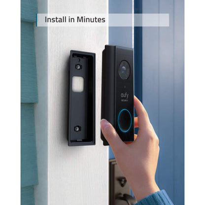 Eufy Video dørklokke 2K Add-on trådløs monteres ved blå dør tekst: Installer på få minutter til-vejs lyd.