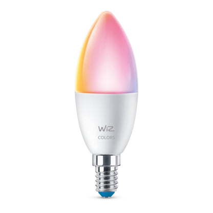 WiZ Farve C37 Smart LED-pære E14 470 lm, pæreformet, sølv sokkel, mat top, pink-orange-gul glød, "COLORS" trykt på pæren.