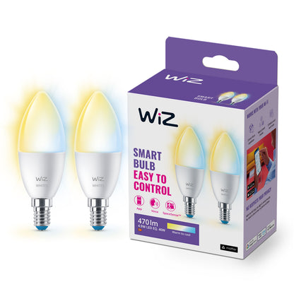WiZ C37 Smart LED-pærer E14 470 lm 2-pak ved lilla/hvid æske med WiZ app, stemme og SpaceSense styring.