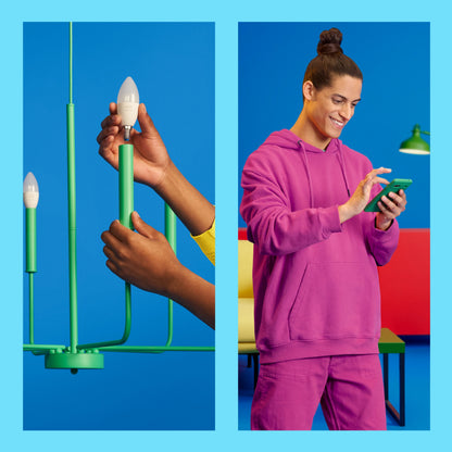 Wiz C37 Smart LED-pære E14 470 lm 2-pak monteres, WiZ app vises på mobil.
