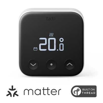 Tado Smart termostat X trådløs med display 20.0°C, tre touchknapper, Matter- og Built on Thread-logoer.