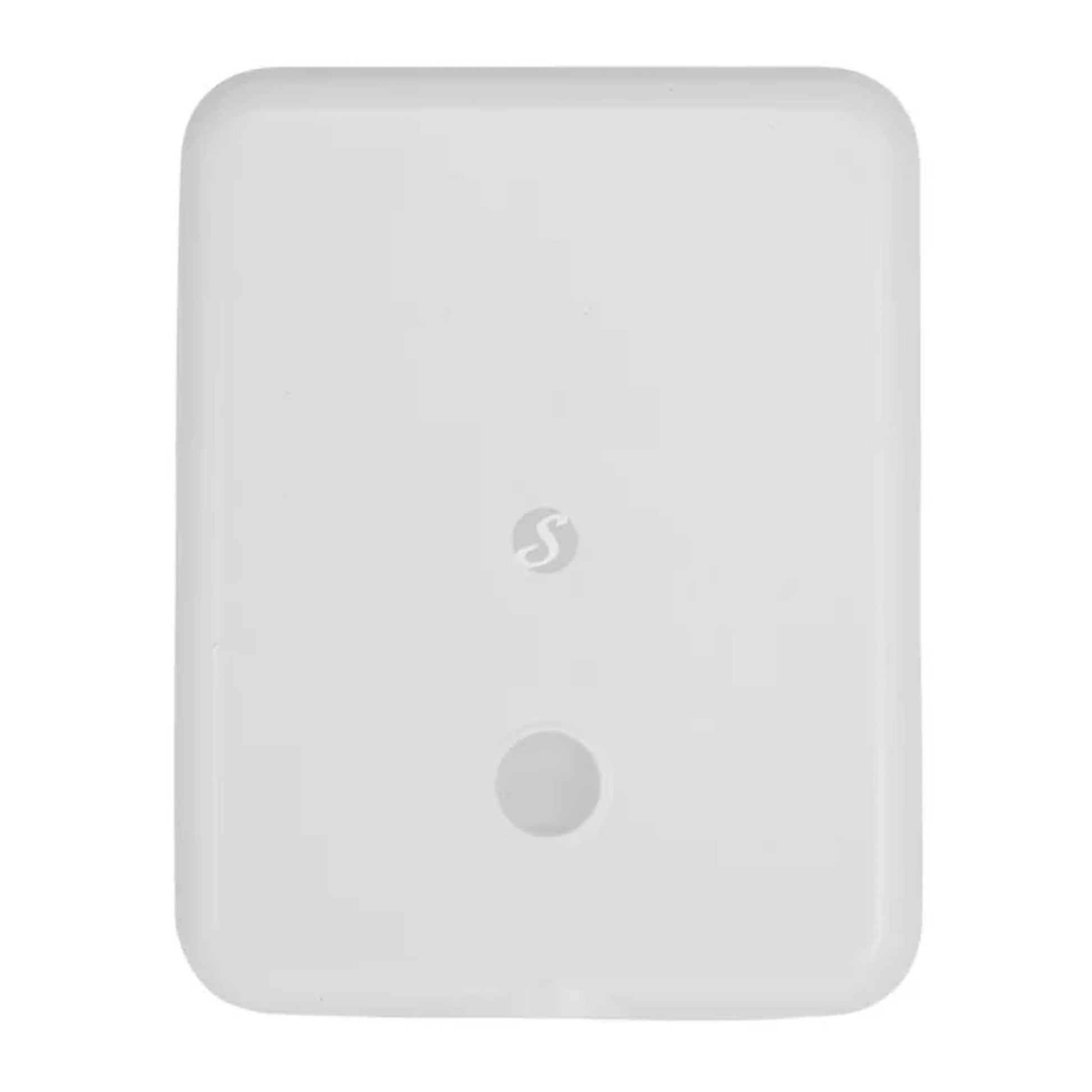 Shelly Flood Gen4 hvid smart vandsensor med lækageslange, afrundede hjørner, centralt S-logo og lille rund knap nederst.