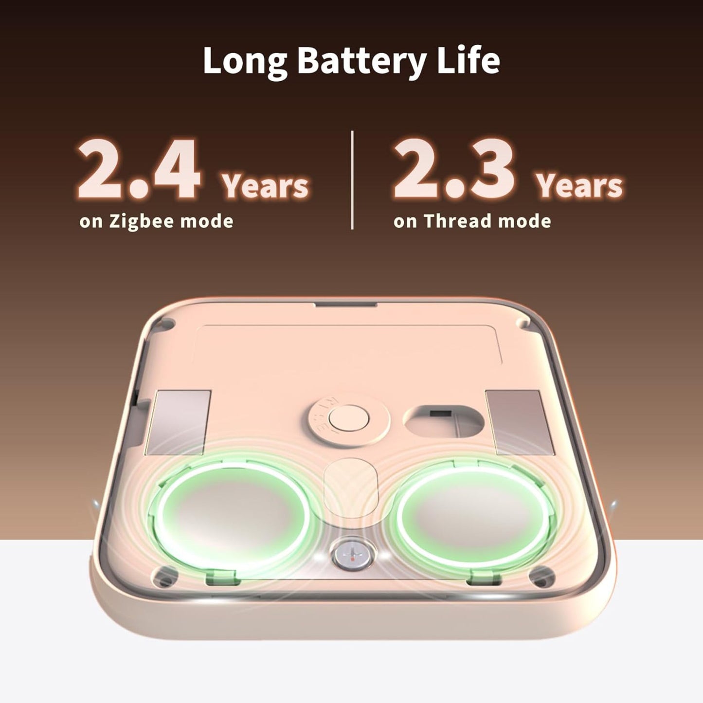 Aqara Klimasensor W100 Hvid bagfra med to batterier med grønne ringe, tekst viser batteritid 2,4 år Zigbee, 2,3 år Tråd.