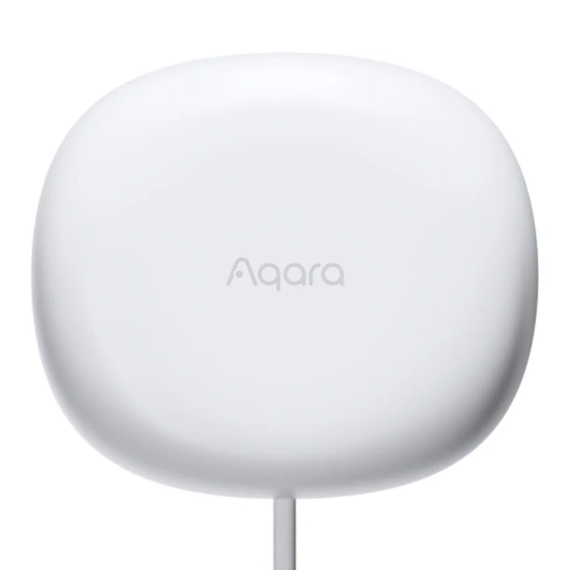 Aqara Presence Sensor FP1E hvid afrundet sensor med Aqara-logo, kabel i bundt, mmWave-radar til detektion.