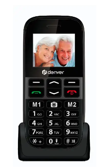 Denver Senior Mobil sort i oplader, stor knaptelefon med tydelige tal, M1/M2 genvejstaster og SOS-knap på tastaturet.
