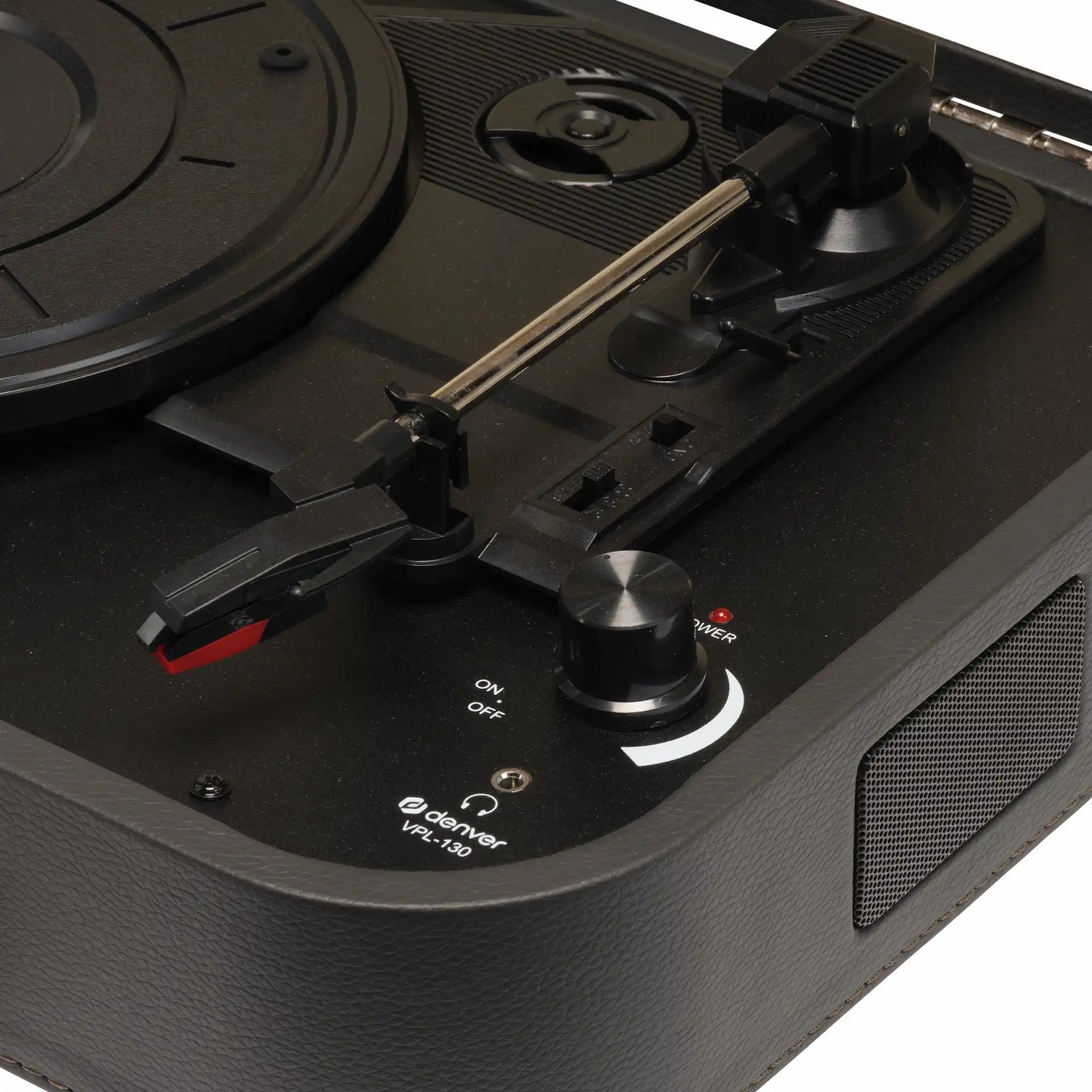 Denver VPL-130DGR Retro pladespiller grå med tonearm, pickup, kontrolknap, tænd/sluk-knap og indbyggede højttalere.