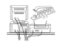 Pakke til kabelhåndtering med buntbånd og kabelclips, vist ved kabelføring på pc, skærm, printer og patchpanel.