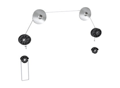 Luxorparts wireophæng til TV 37-70", to krom loftbeslag med wire, sorte plastskiver, halvskal-forbindelser og metalkrog.