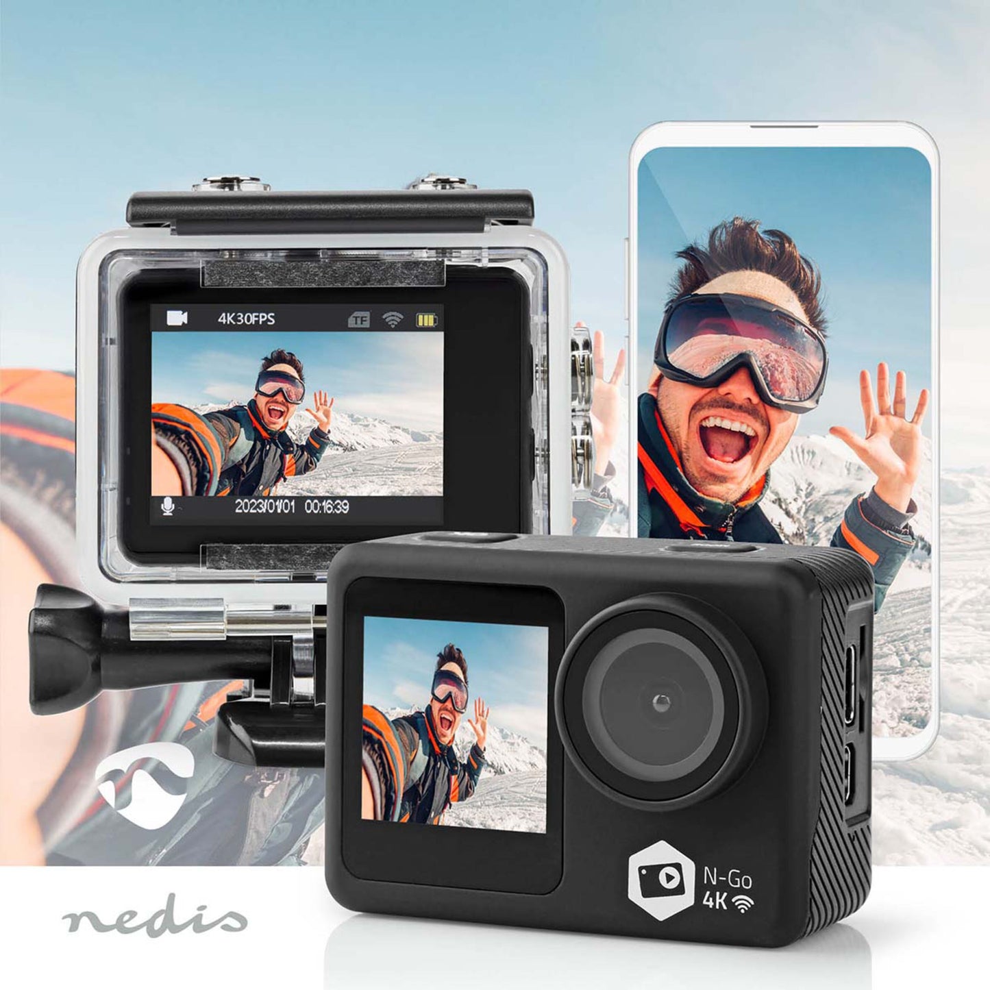 Nedis 4K actionkamera med to skærme, display viser selfie i sne med skibriller, billede spejlet på smartphone, Nedis-logo.