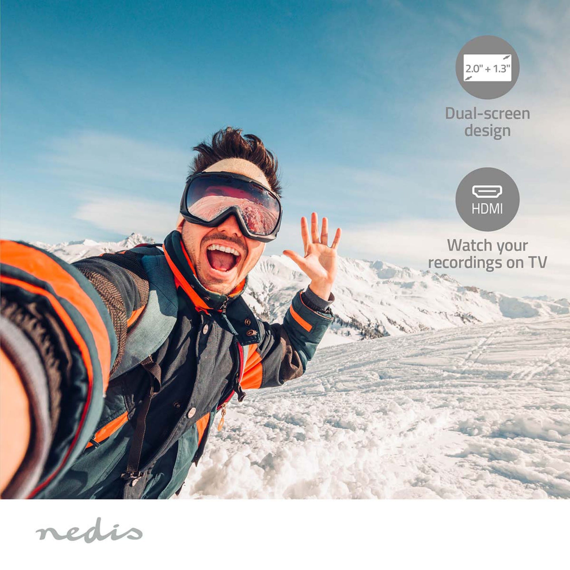 Nedis 4K-actionkamera med to skærme, HDMI-port synlig, Nedis-logo nederst, selfie taget i sneklædt bjergmiljø.