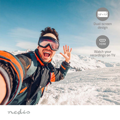 Nedis 4K-actionkamera med to skærme, HDMI-port synlig, Nedis-logo nederst, selfie taget i sneklædt bjergmiljø.