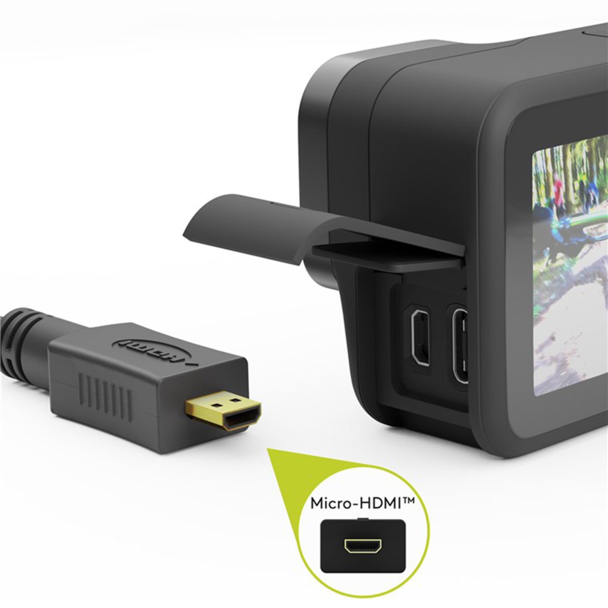 Goobay Micro-HDMI-kabel High Speed 1m ved kamera med åben HDMI og USB-C port, fokus på micro-HDMI-stik.